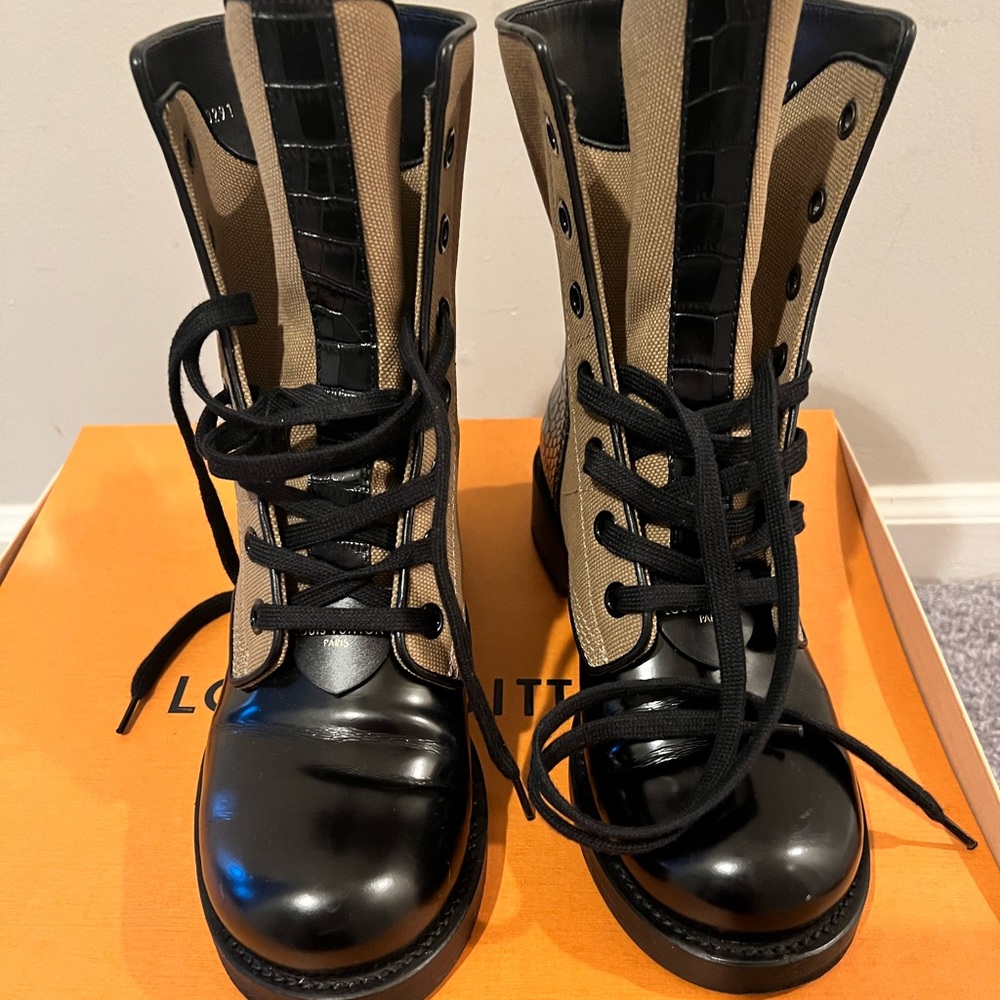 Louis Vuitton The Metropolis flat ranger